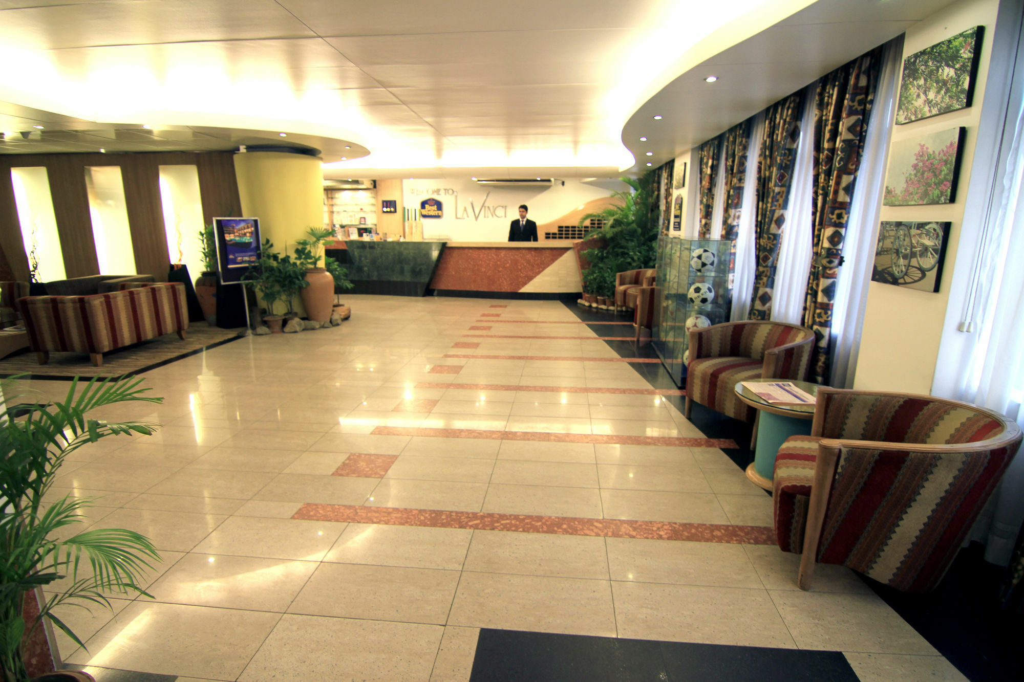 La Vinci Hotel Дака Екстериор снимка