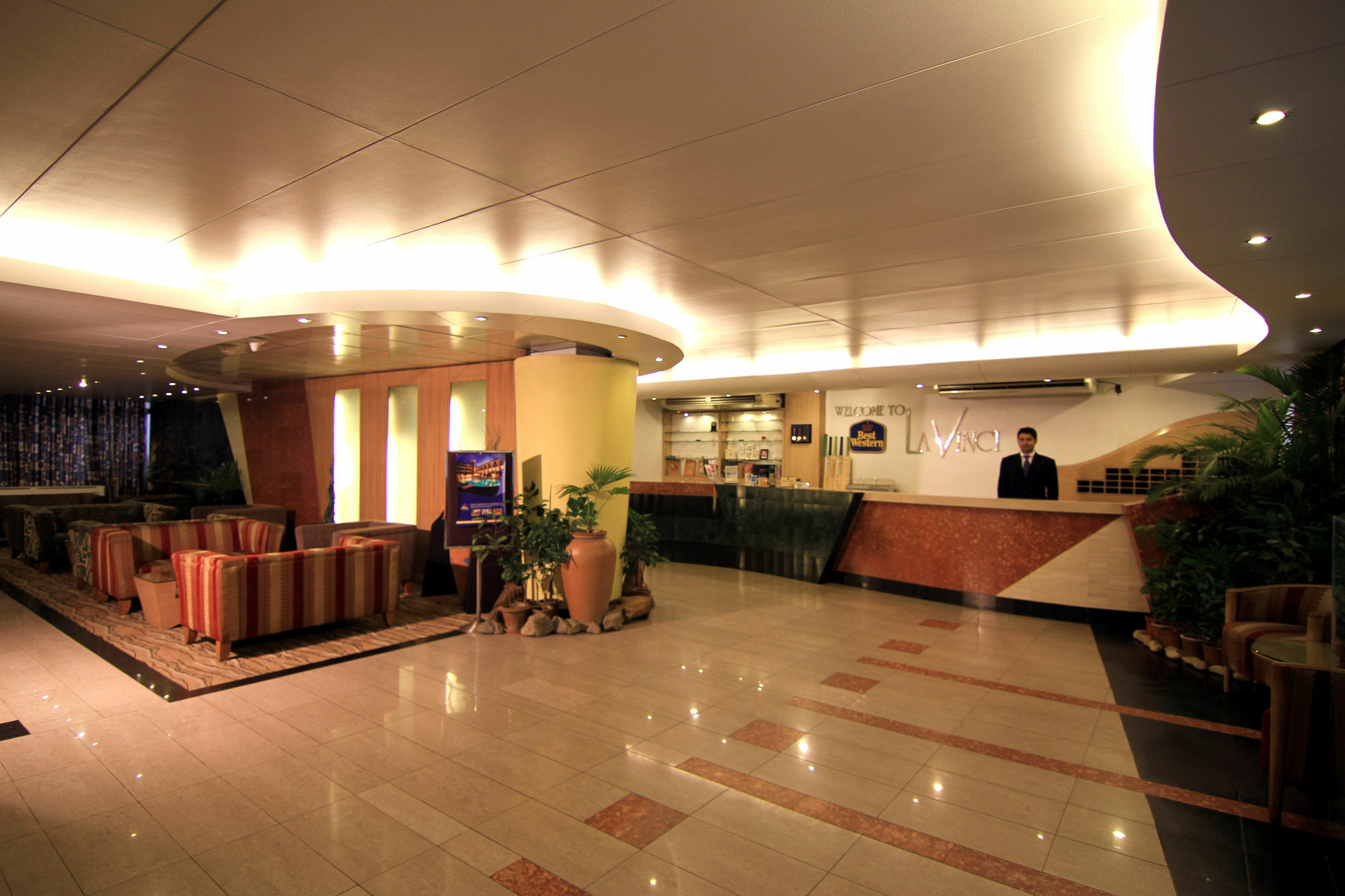La Vinci Hotel Дака Екстериор снимка