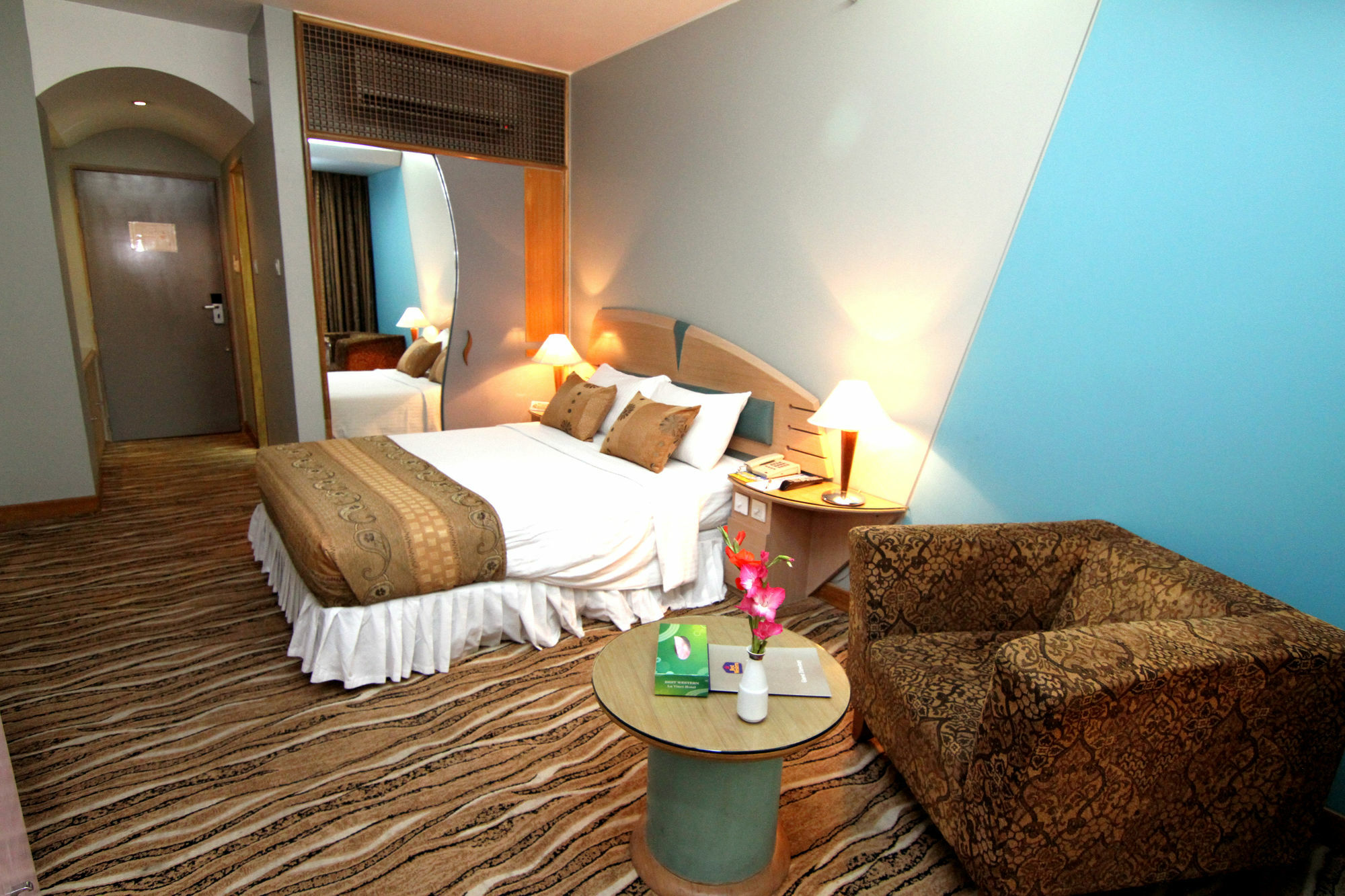 La Vinci Hotel Дака Екстериор снимка
